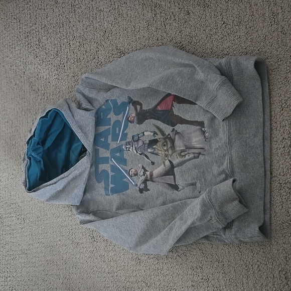 Set of sweatshirts & vest. - Picture 4 of 5